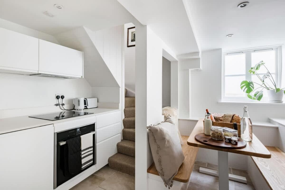 Central Georgian Townhouse With Free Parking Бат Экстерьер фото