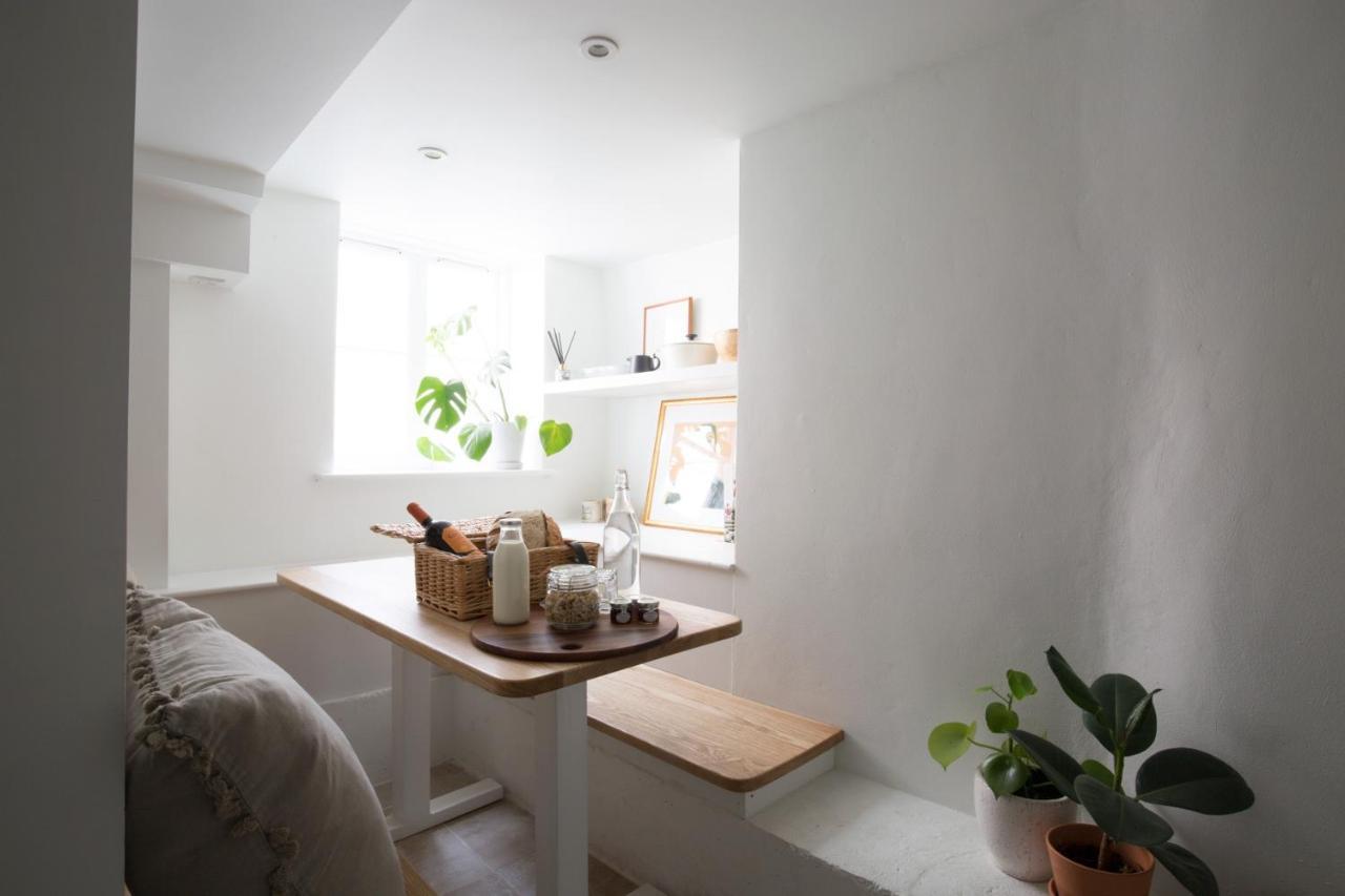 Central Georgian Townhouse With Free Parking Бат Экстерьер фото