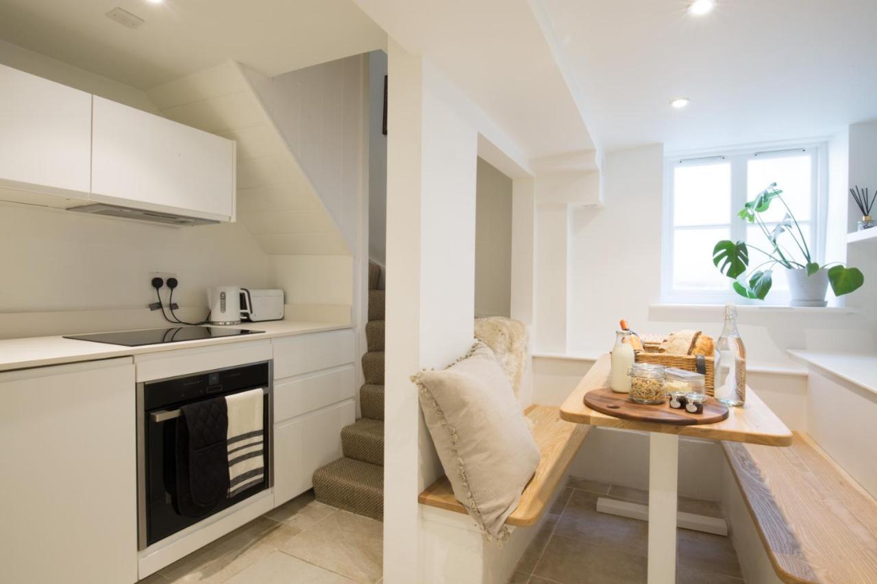 Central Georgian Townhouse With Free Parking Бат Экстерьер фото