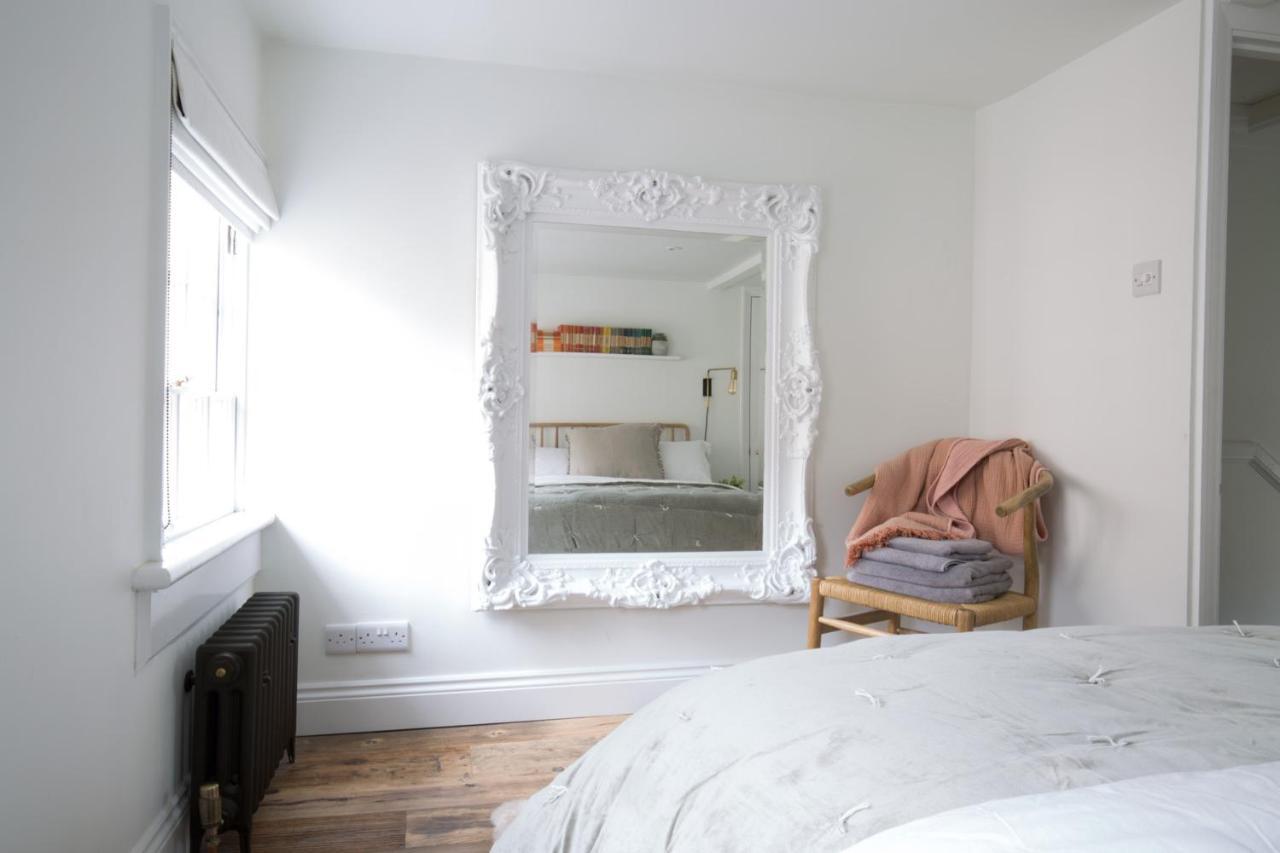 Central Georgian Townhouse With Free Parking Бат Экстерьер фото